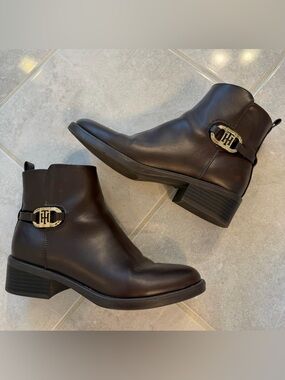 Tommy Hilfiger Dark Brown Leather Ankle Booties with Gold Logo
